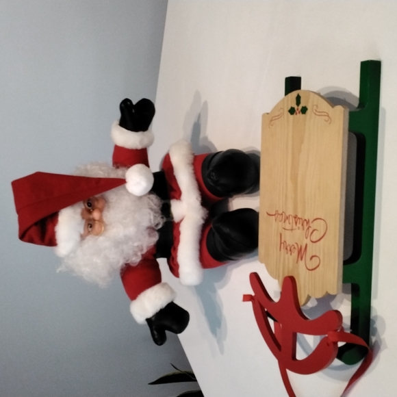 18" Santa with 11" sled - Picture 3 of 6